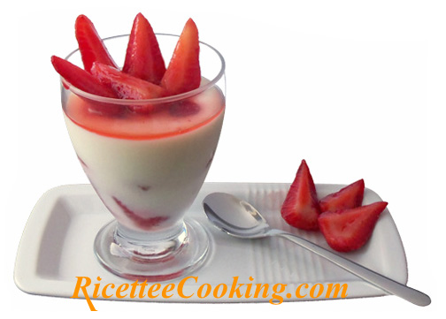 Mousse al limoncello con fragole